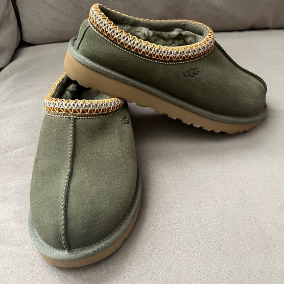 UGG Green Loafers Slip-Ons with Moccasin Stitching - Picture 2 of 6